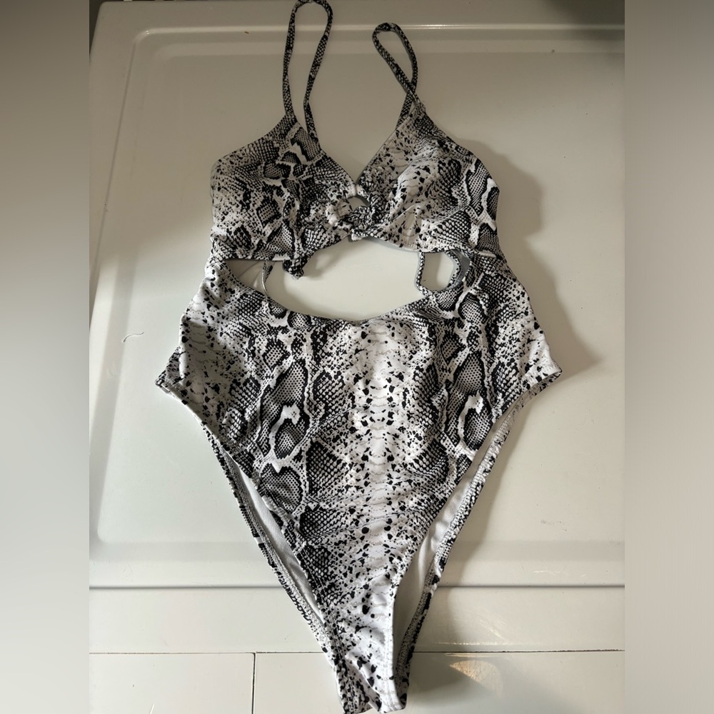Refuge Zebra print One piece bikini with stomach cutout